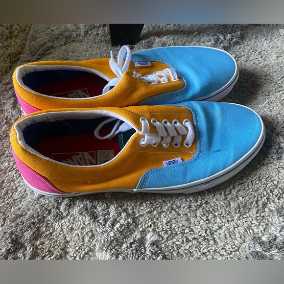 Vans - Picture 1 of 3